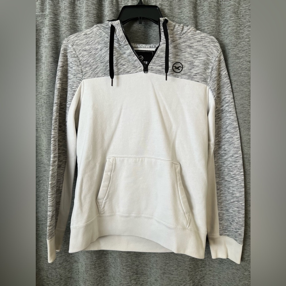 Hollister Men’s Quarter zip gray and white hoodie